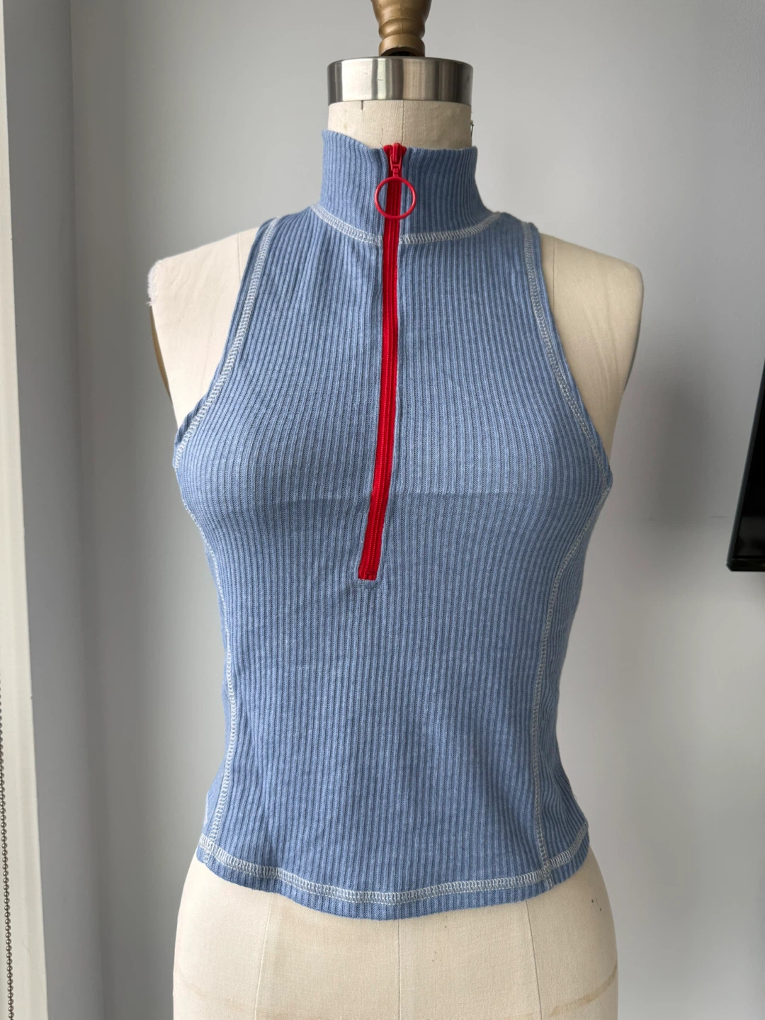 ⚽️Urban Outfitters Zip Neck Tank Top Size L