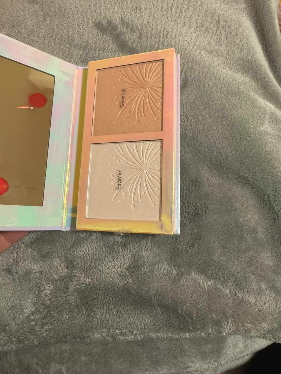 QUO Beauty Glow Up Bronzer & Highlighter Duo