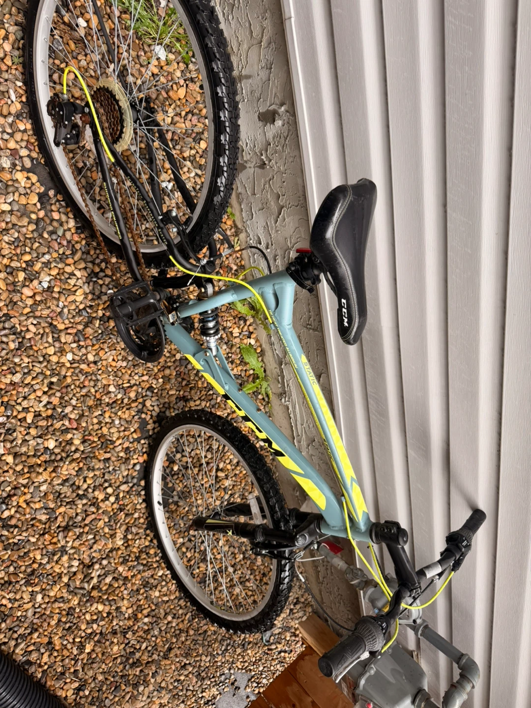 CCM Hybrid Bike