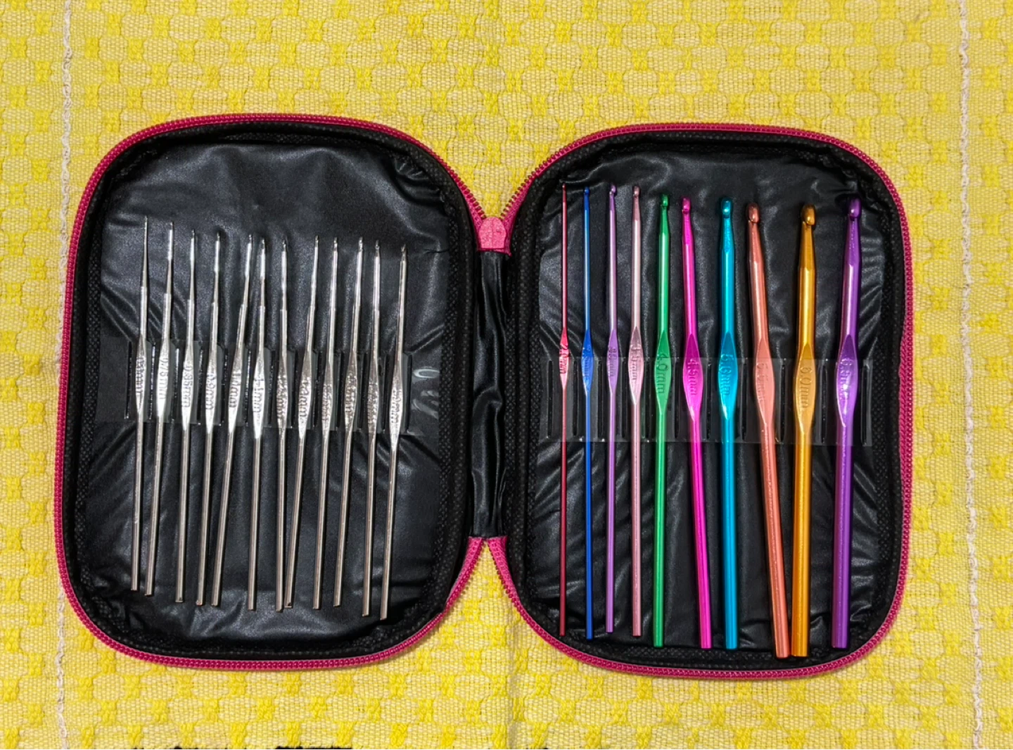 Crochet hook set