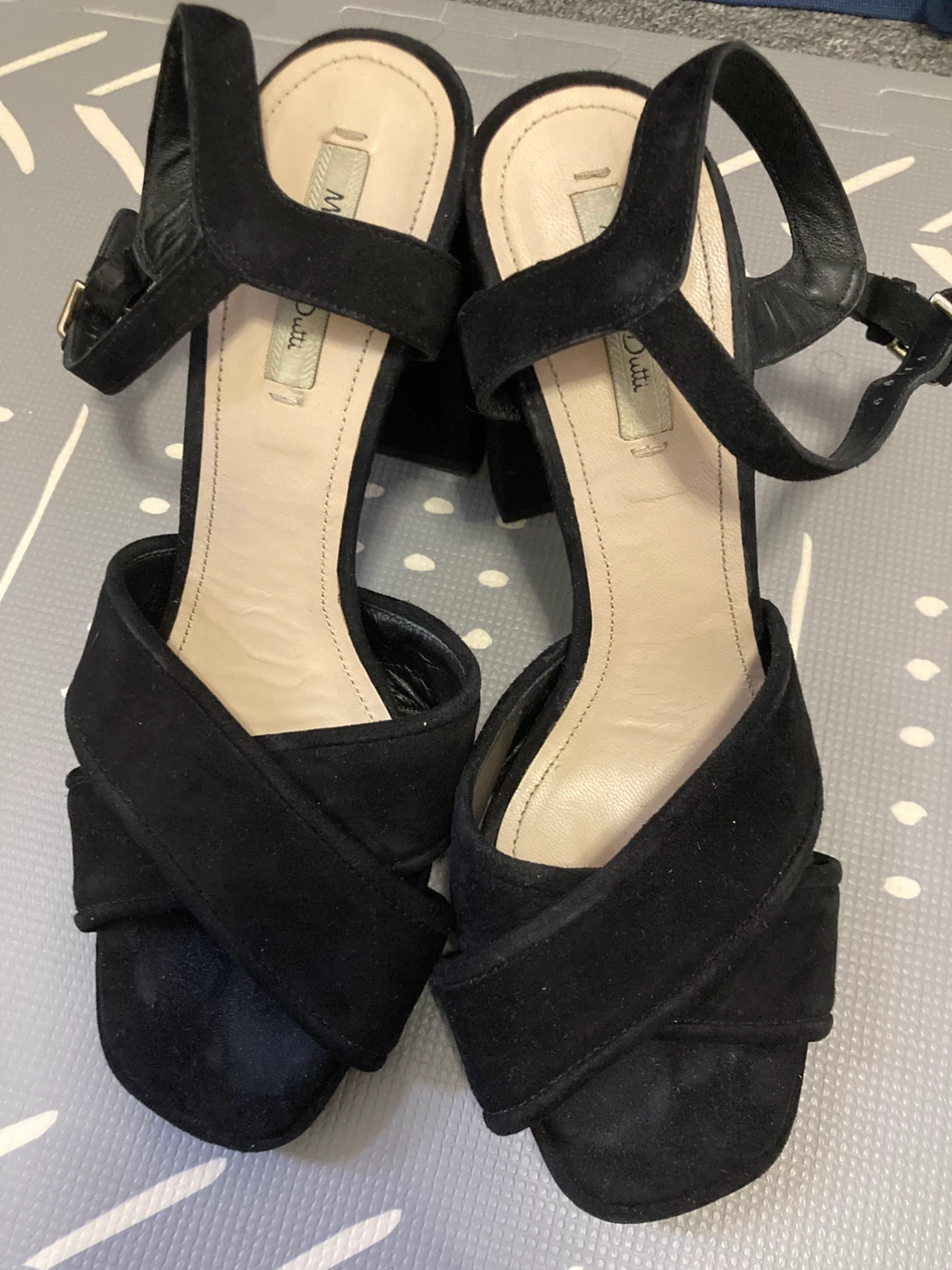 Massimo Dutti Black Suede Heeled Sandals⚽️