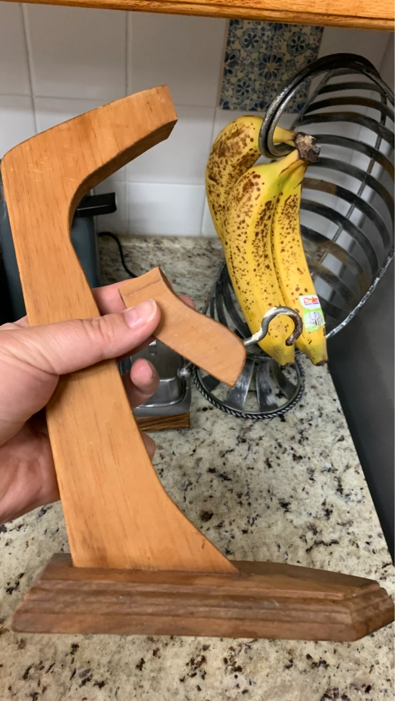 Wooden Banana Hanger - NEEDS REPAIRING ⚽️