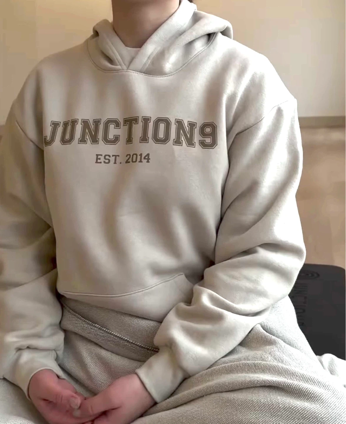 Junction 9 oversized beige hoodie XL