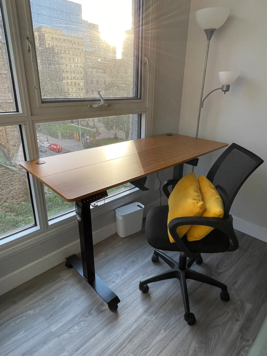 FEZiBO Electric Standing Desk – 140cm x 60cm