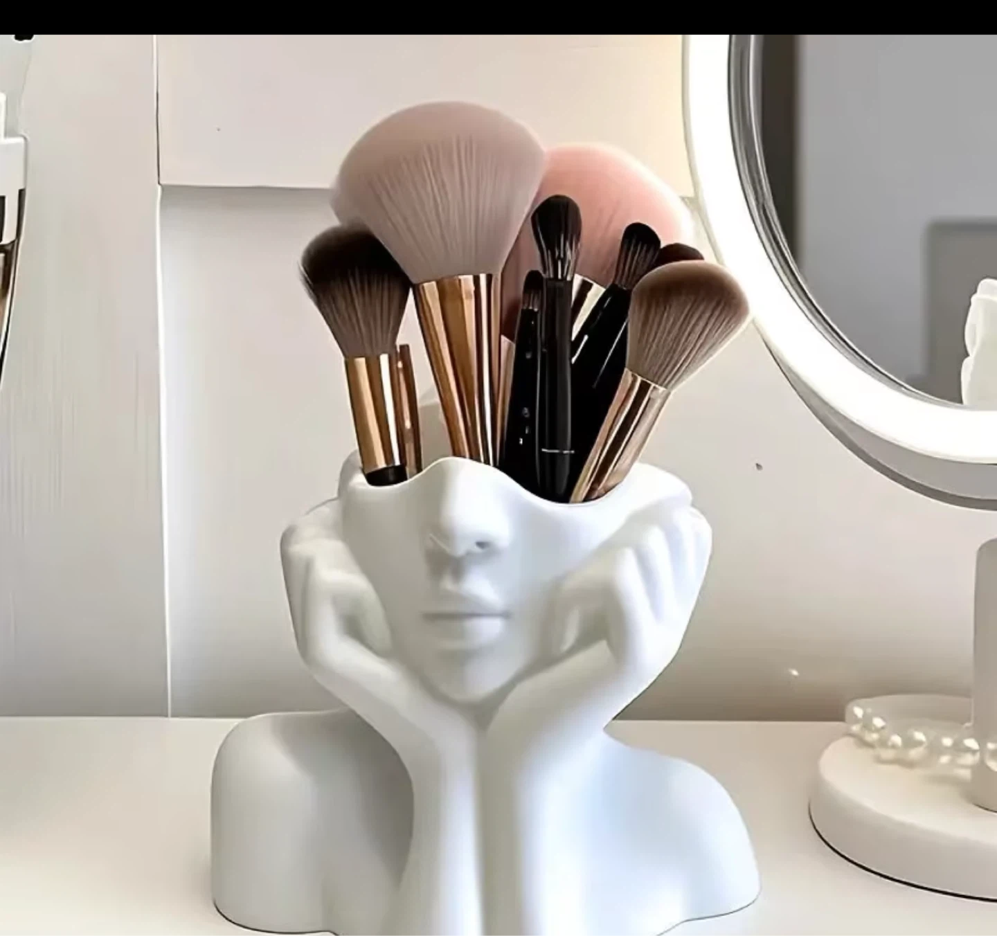 Unique Face Bust Makeup Brush Holder⚽️