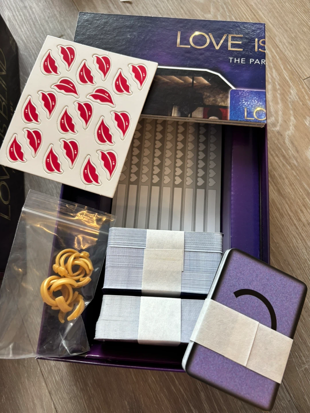 Love Is Blind The Party Game by Spin Master - photo 3