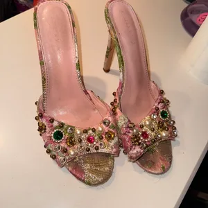 Vera Wang Embellished Floral Heels