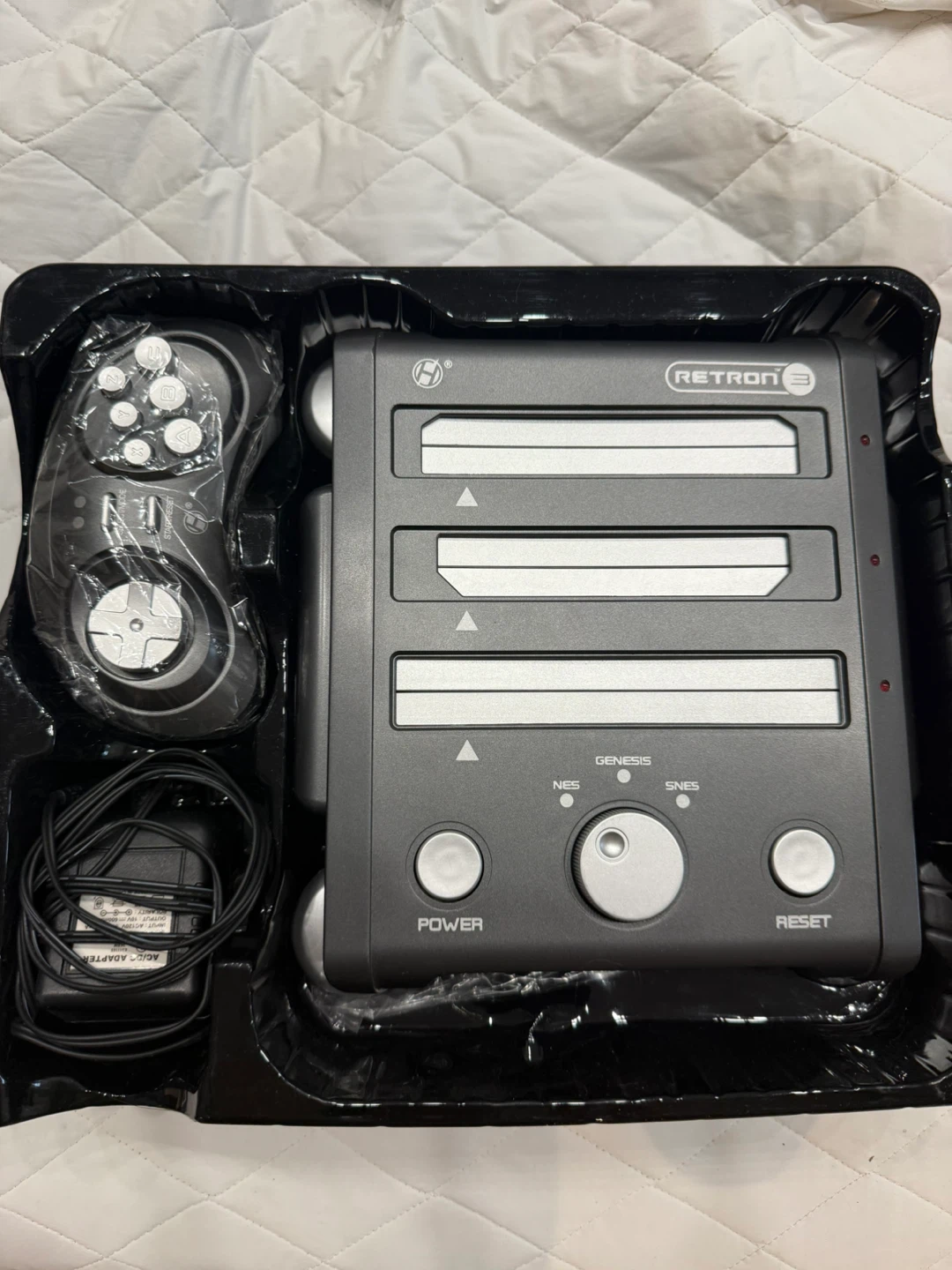 Retron 3 Tri-System Gaming Console with Wireless Controllers - photo 4