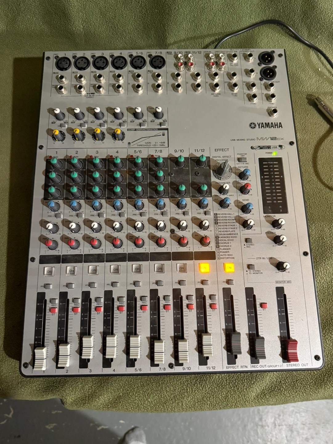 Yamaha MW12CX usb Mixer - photo 5