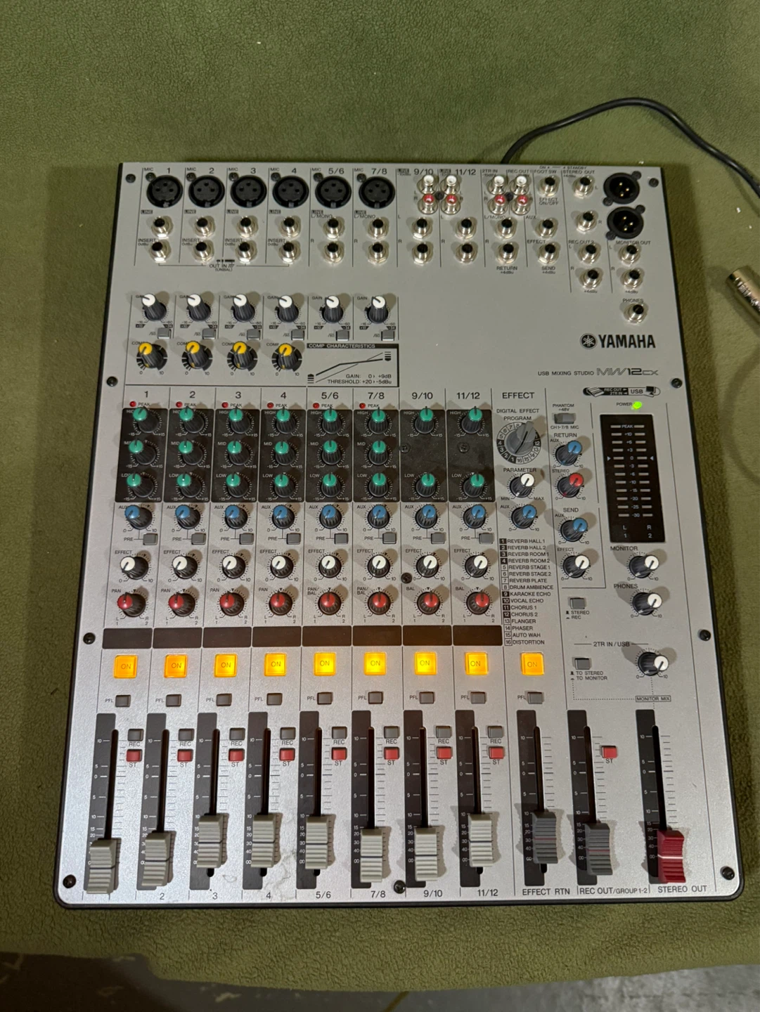 Yamaha MW12CX usb Mixer - photo 2