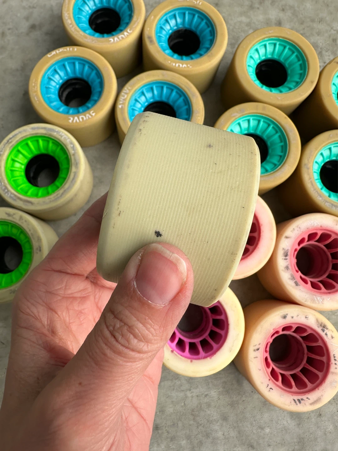 Radar Roller Skate Wheels – Mixed Hardnesses (16 Wheels Total) - photo 3