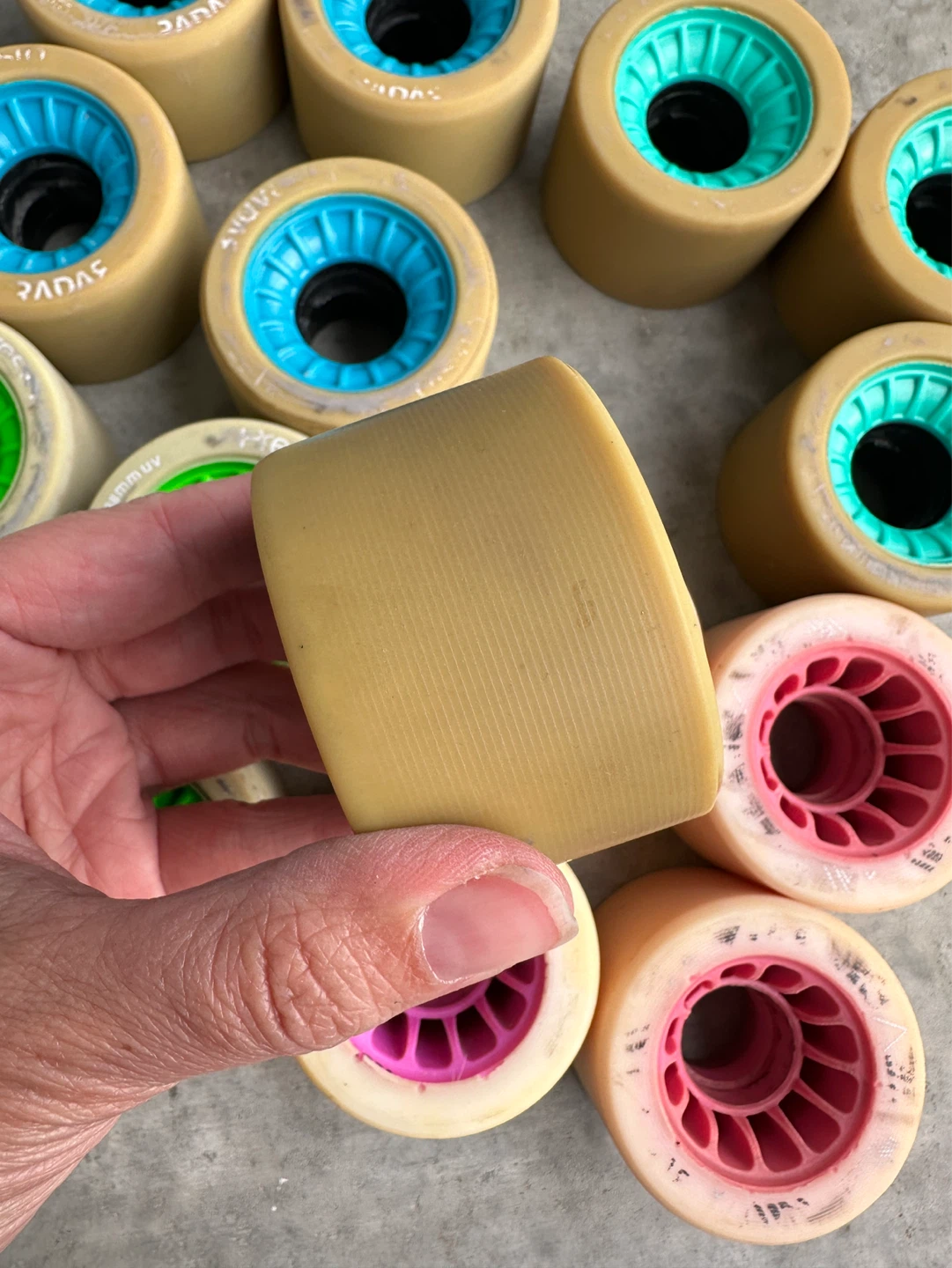 Radar Roller Skate Wheels – Mixed Hardnesses (16 Wheels Total) - photo 5