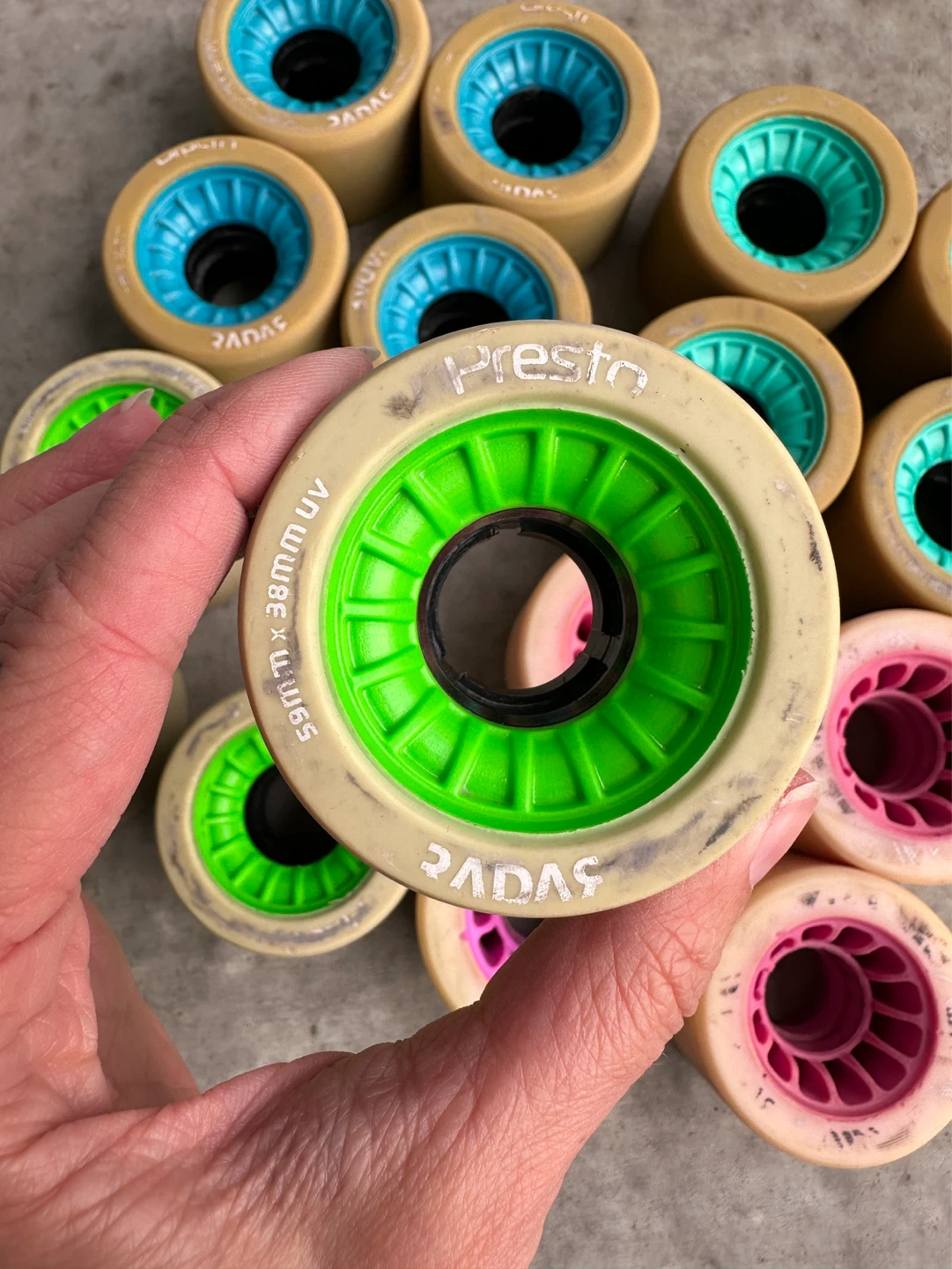 Radar Roller Skate Wheels – Mixed Hardnesses (16 Wheels Total) - photo 2