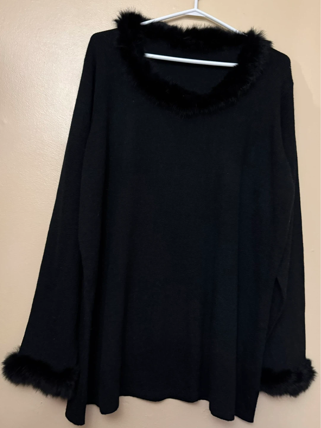 Women’s Black Sweater with Faux Fur Trim L/XL - photo 3