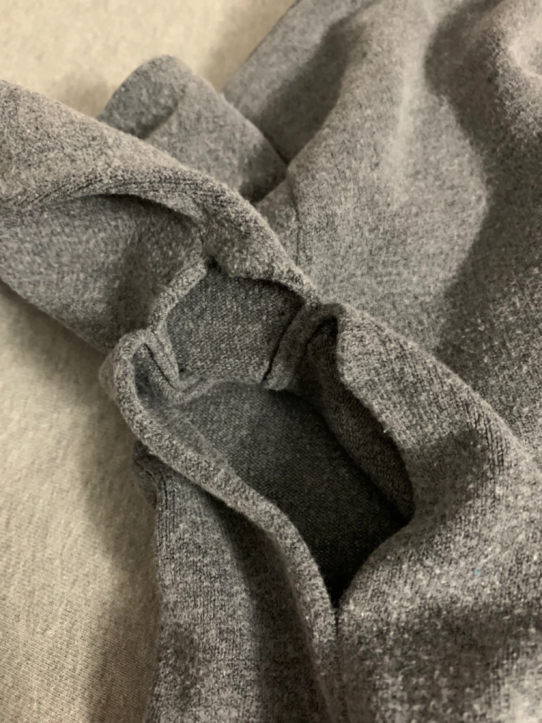 KB&YD Grey V-Neck Sweater - Slim Fit L - NEEDS MENDING ⚽️ - photo 3