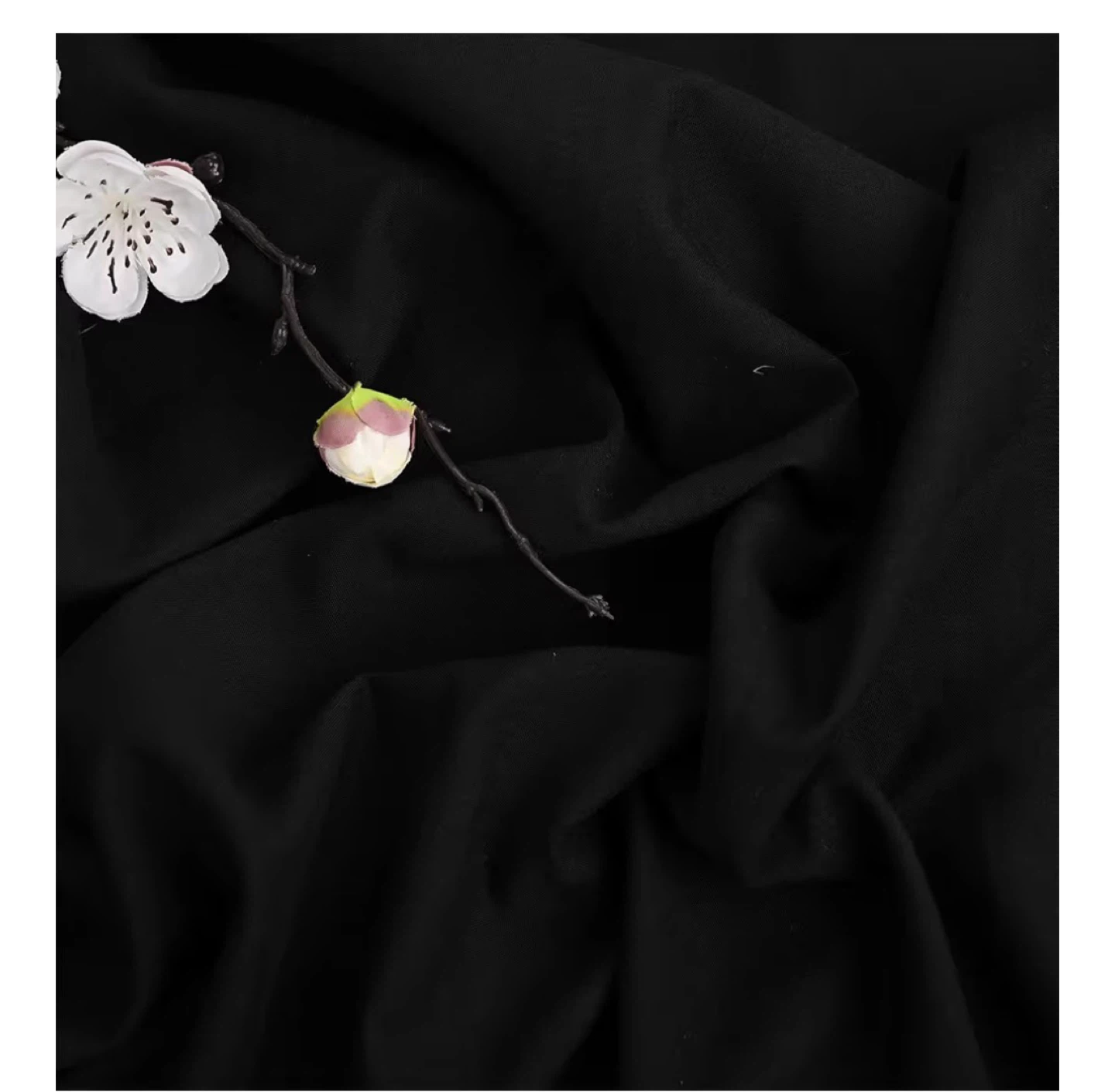 10 Pack 120 Inch Round Black Polyester Tablecloths - photo 4