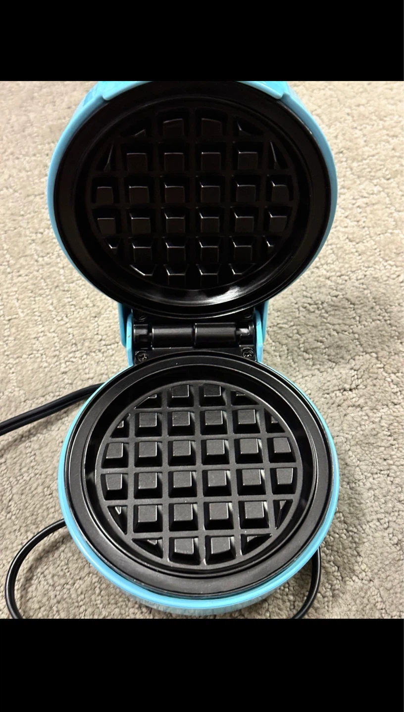 Blue Mini Waffle Maker⚽️