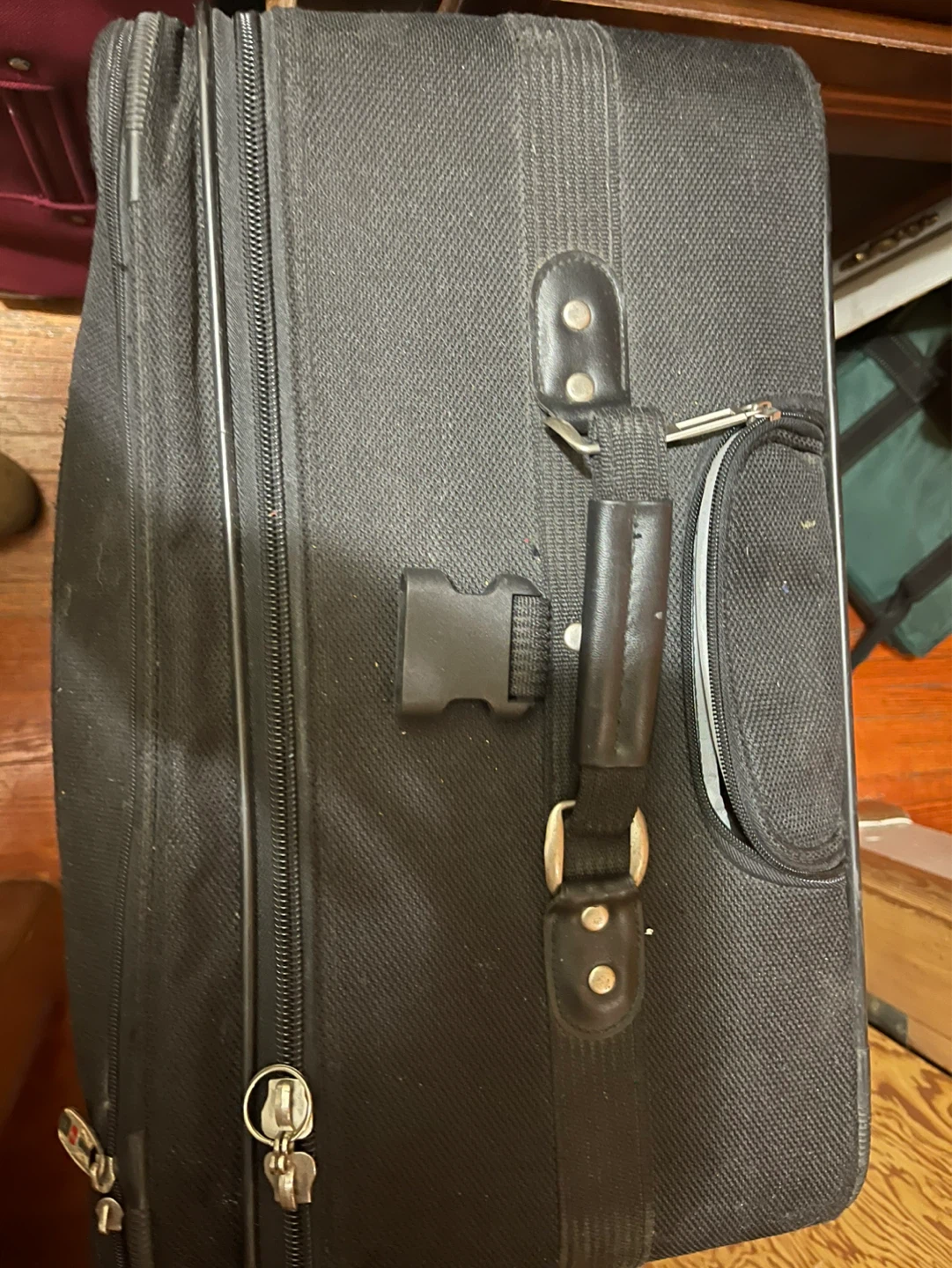 ⚽ Jetline Black Expandable Suitcase - photo 2