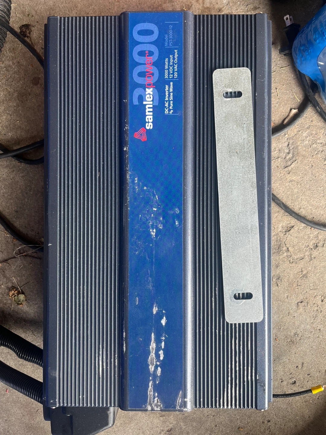 Samlex 3000W Pure Sine Wave Inverter - photo 3