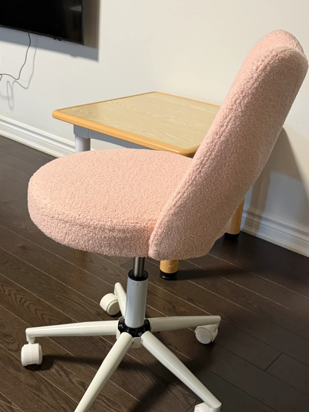 Pink Teddy Fleece Vanity Chair with Wheels - photo 5