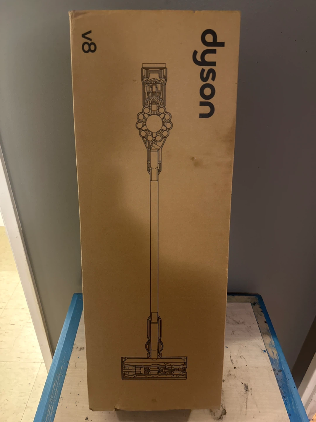 Dyson V8 Vacuum Cleaner
