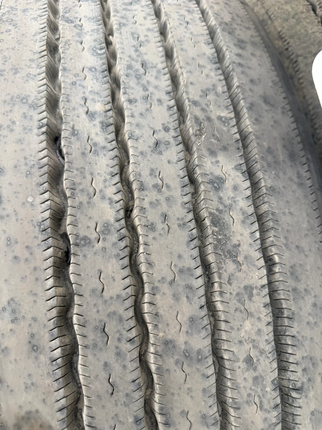 Michelin 11R22.5 - photo 2