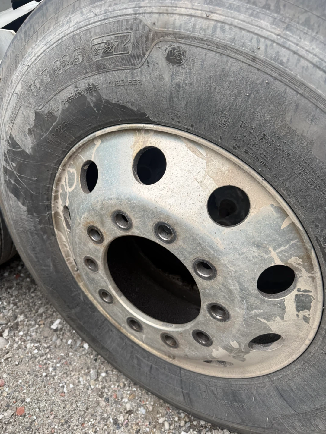 Michelin 11R22.5 - photo 3