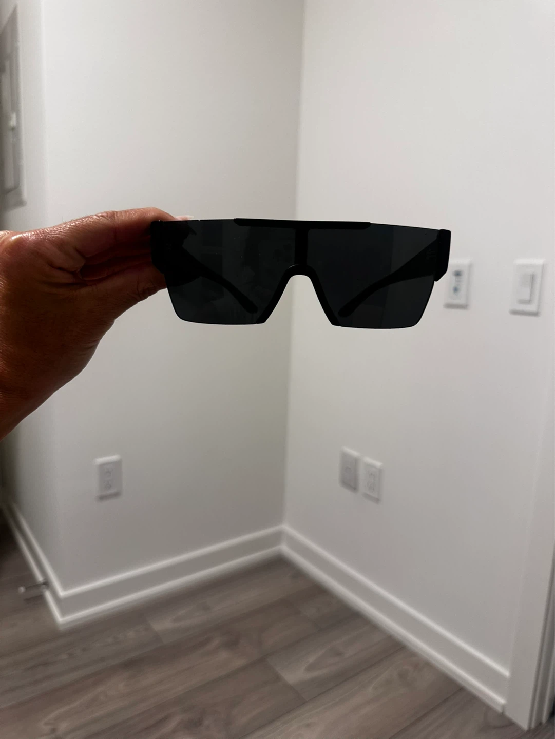 Burberry Black Sunglasses with Case - photo 5