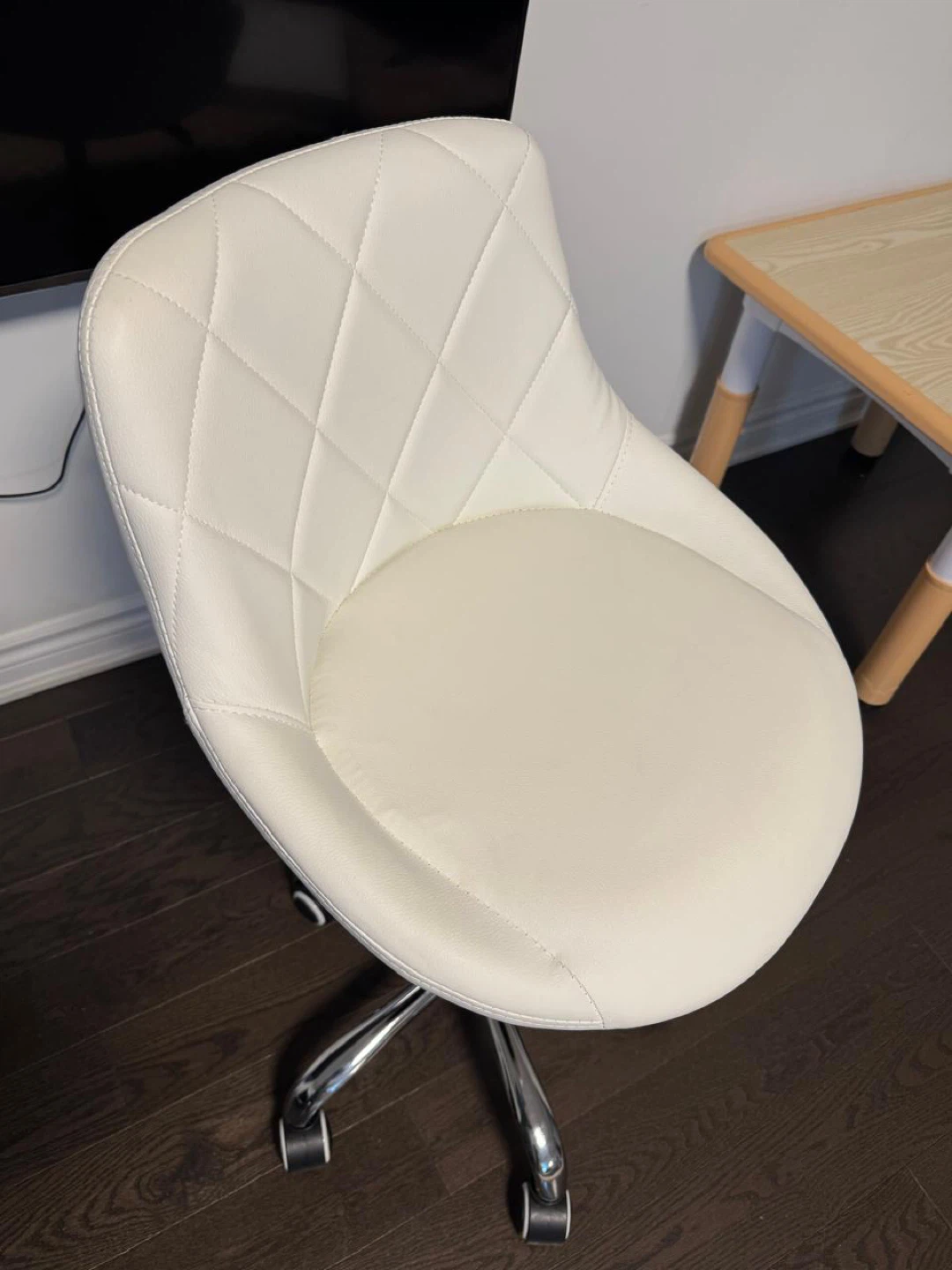White Faux Leather Office Chair - photo 4