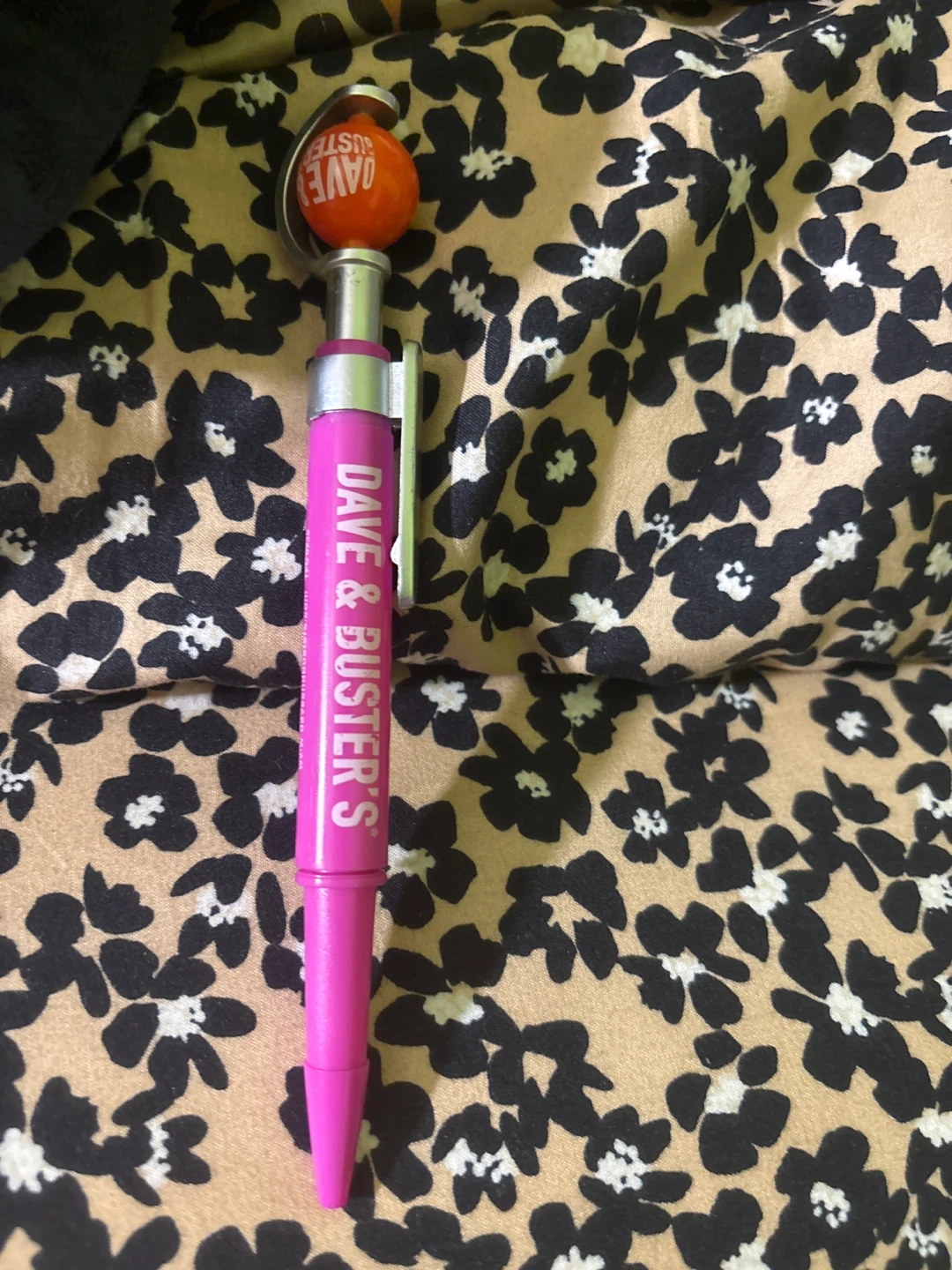 ⚽️Dave & Buster's Pink Pen