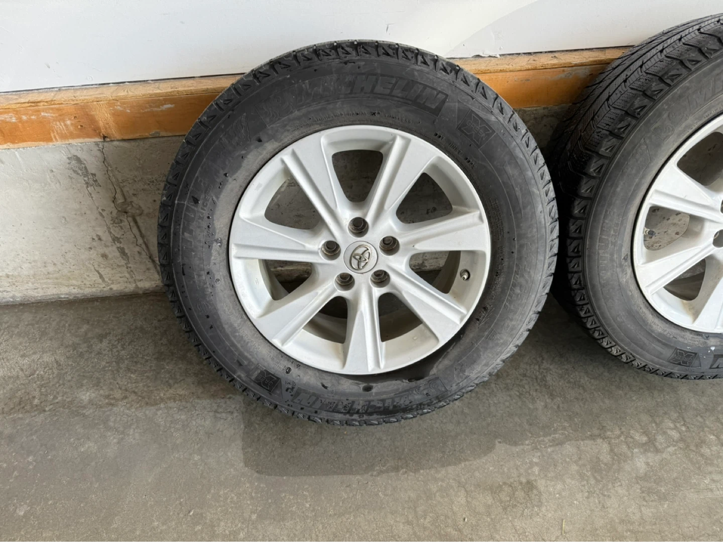 Toyota Alloy Wheels and Michelin Tires Set - photo 4