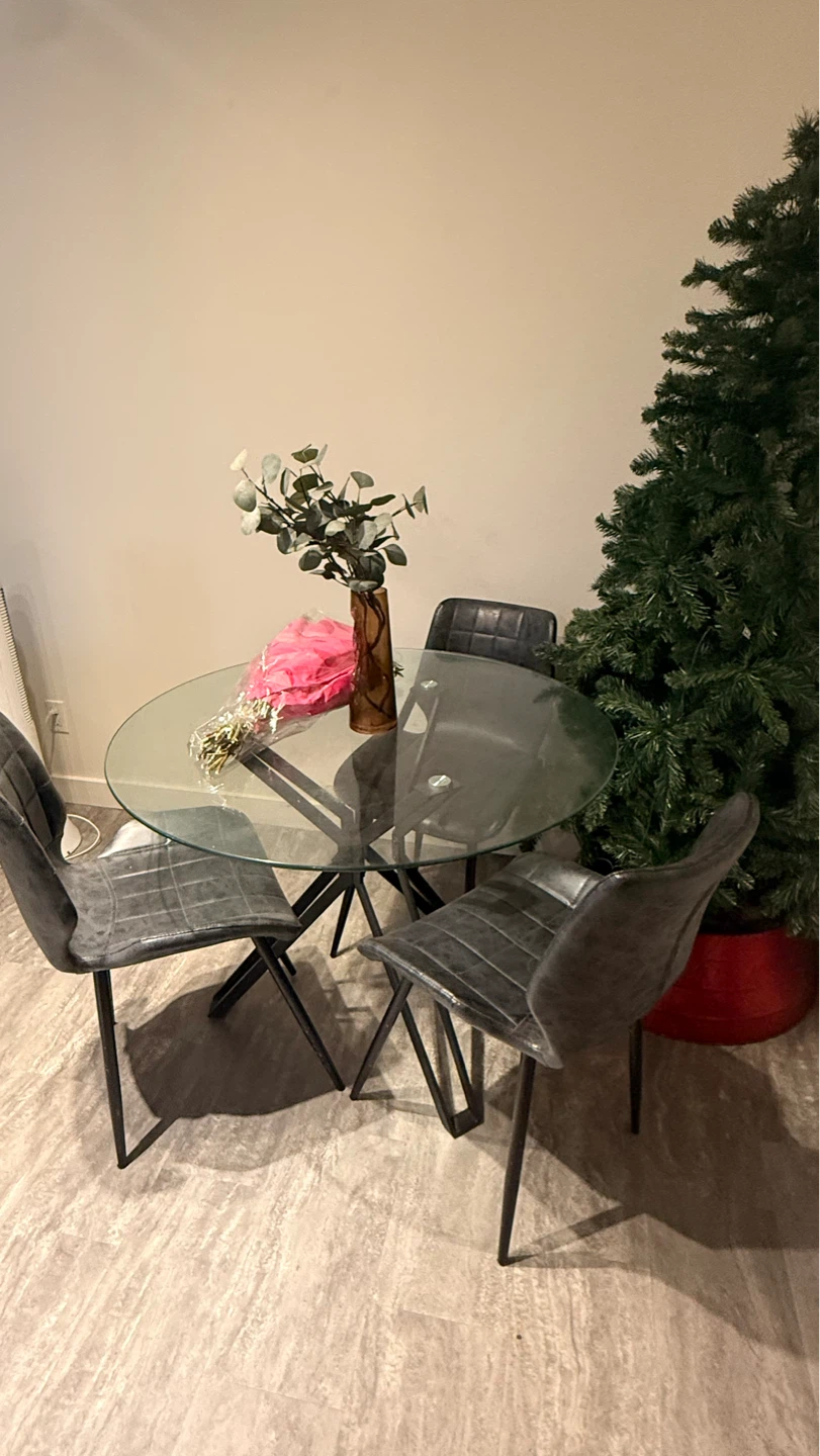 Glass Dining Table with 3 Grey Chairs - photo 4