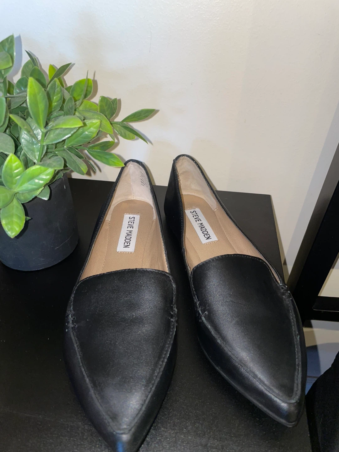 Steve Madden Feather Black Leather Loafers - photo 5