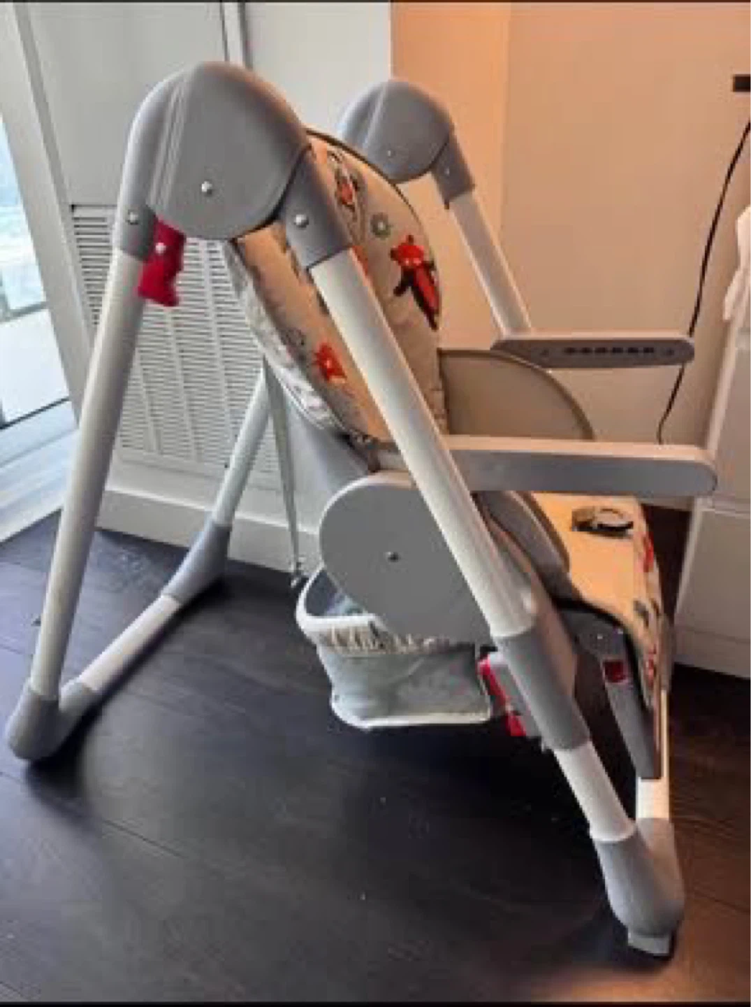 Living Basics baby High Chair - photo 2
