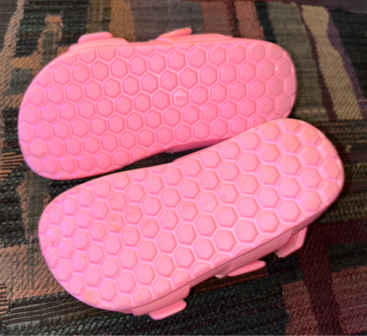Cat & Jack Pink Rubber Little Girl’s Sandals - SZ Youth 7 ⚽ - photo 3
