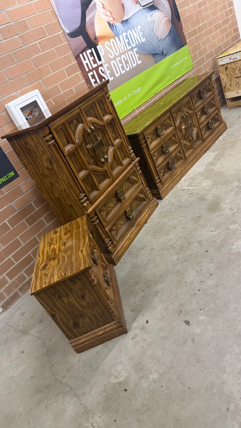 Vintage Wood Dresser Set - photo 3