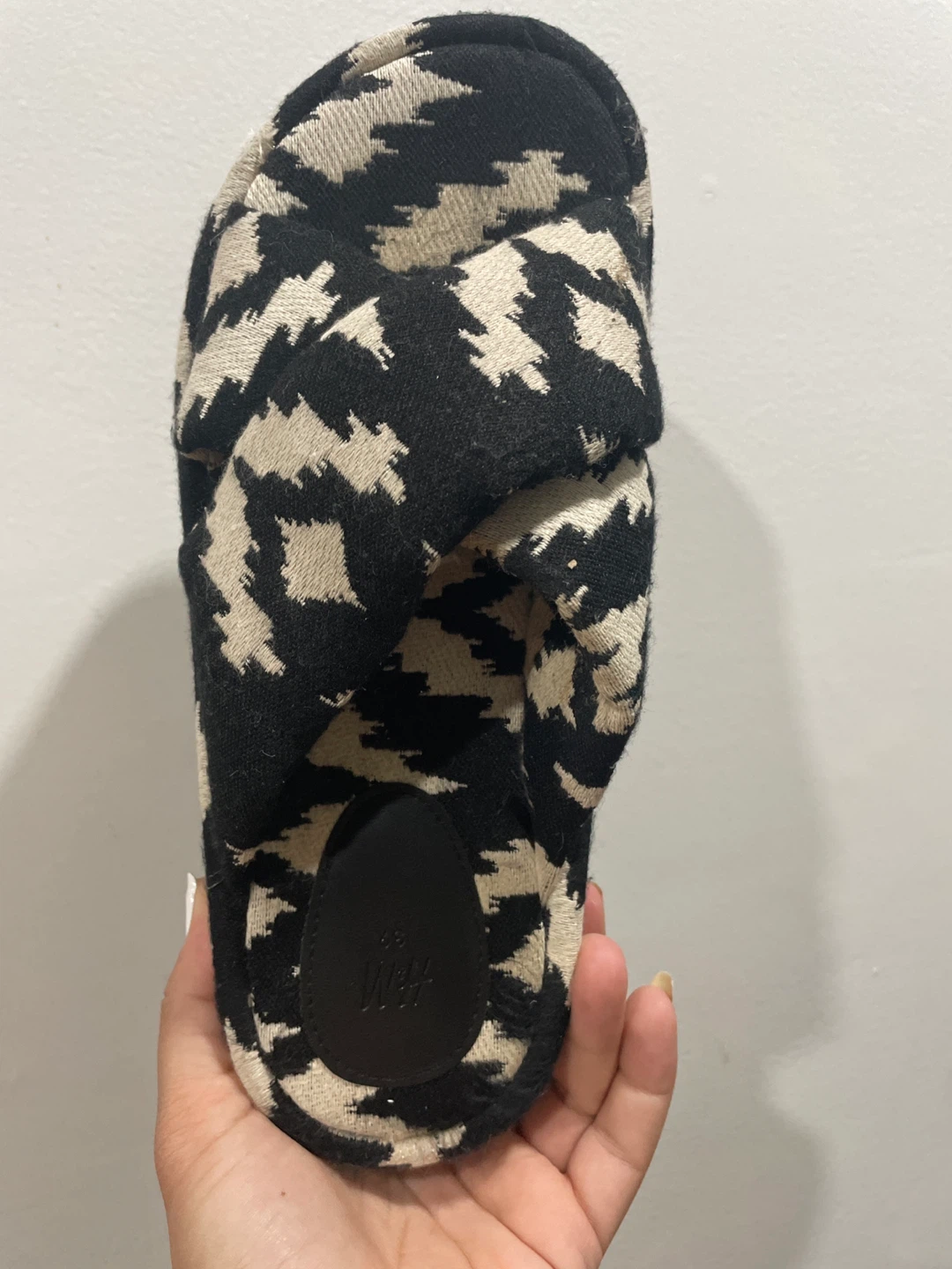 H&M Black and Cream Patterned Slippers - photo 4