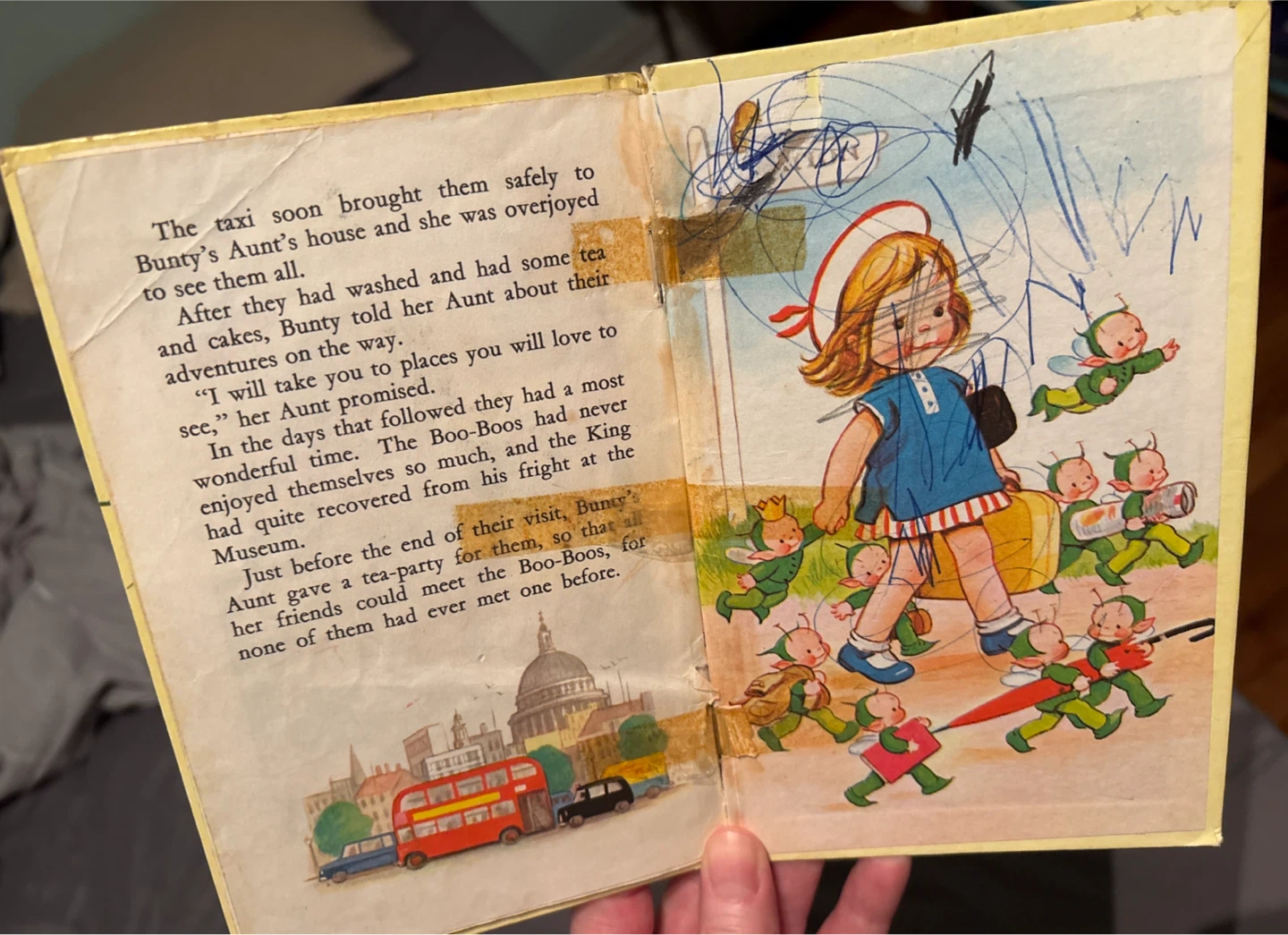 ⚽️Lucie Attwell's A Little Bird Told  Me Another Story - photo 3