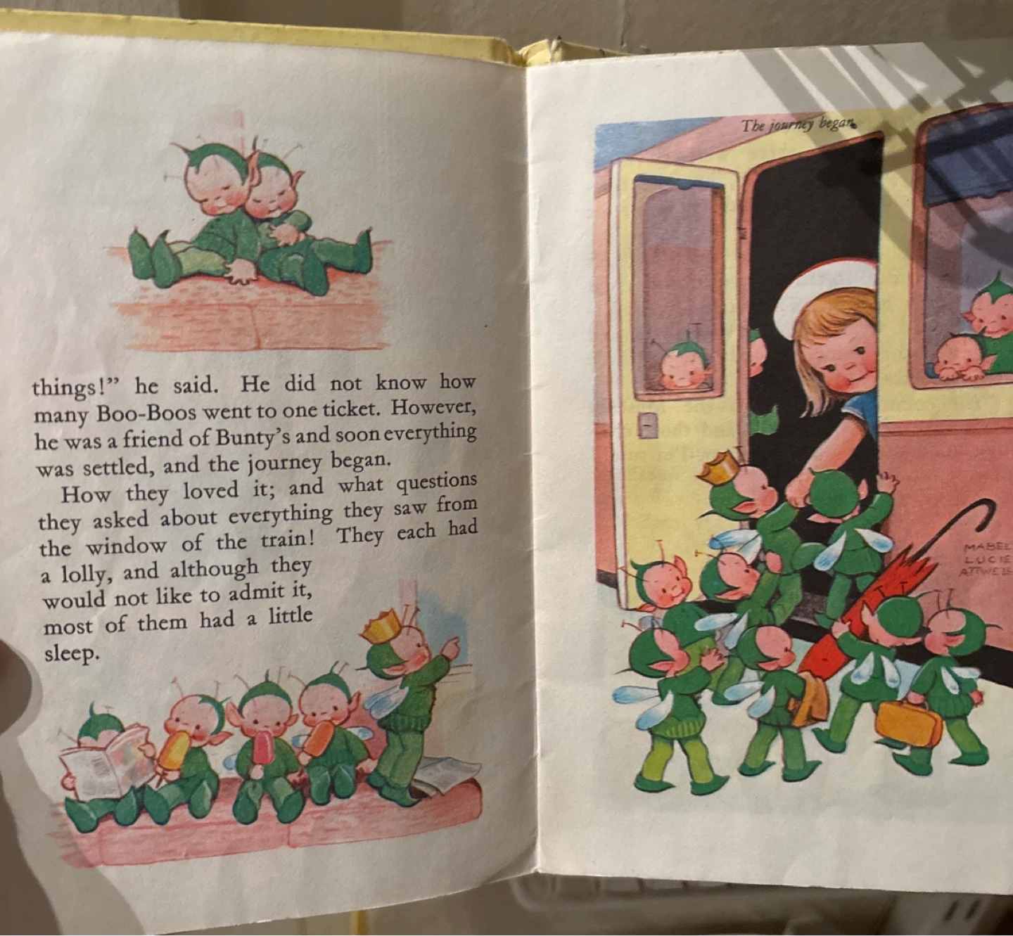⚽️Lucie Attwell's A Little Bird Told  Me Another Story - photo 4