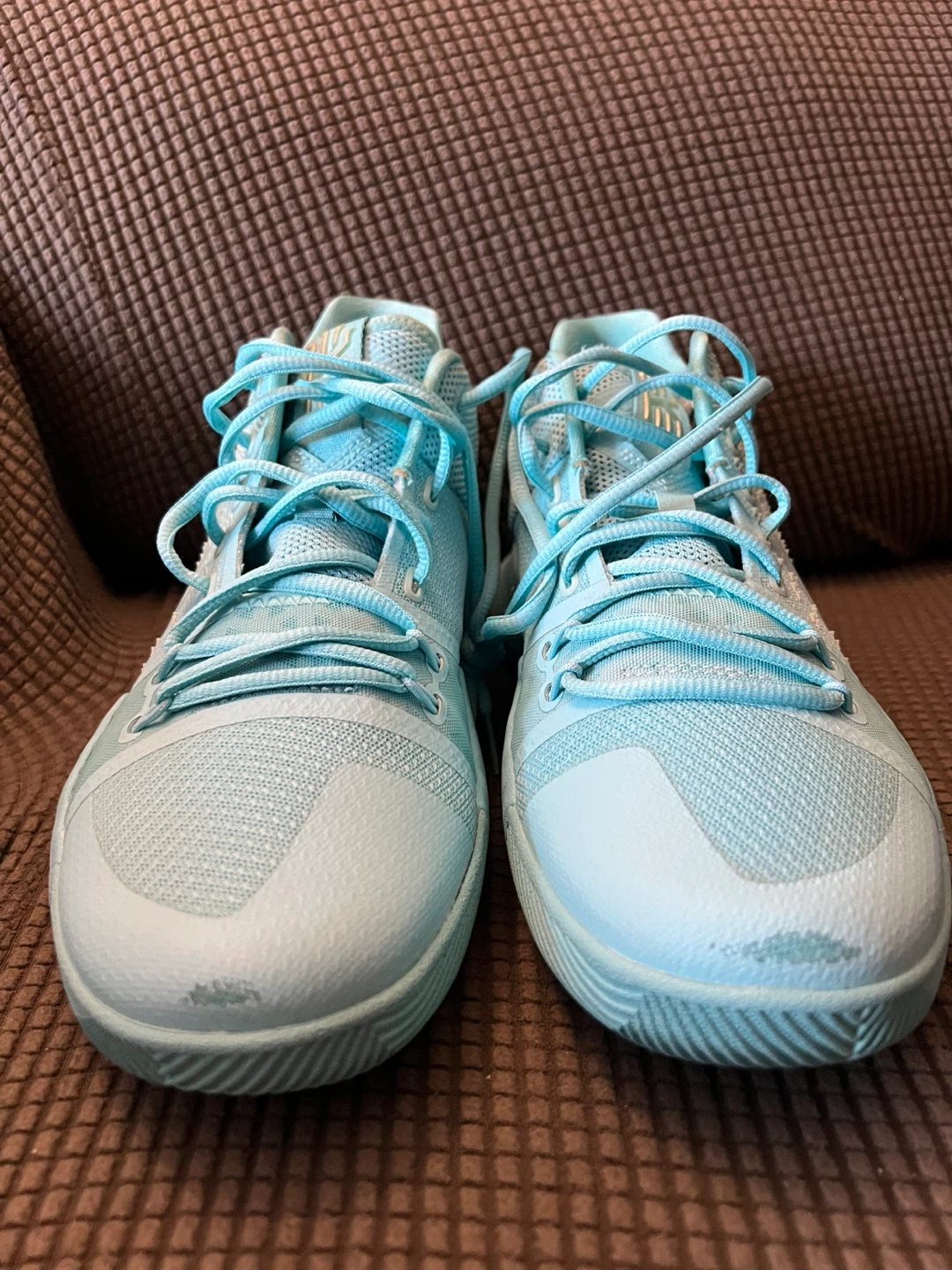 Nike Kyrie 3 aqua size 9.5