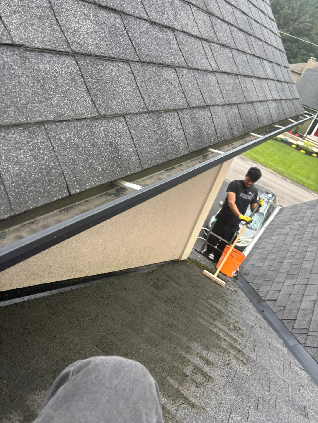 Gutter Cleaning Services - photo 3