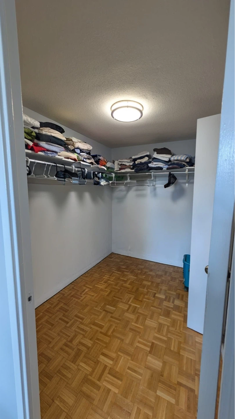 Pvt Room Available for Rent - 25 Mabelle Avenue - photo 5