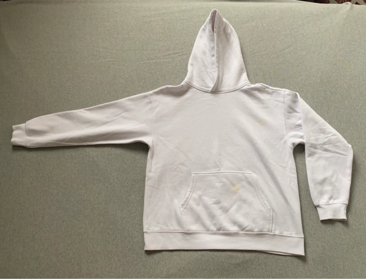 White Ardene Hoodie - Size Large NOTE STAINS ON FRONT ⚽️
