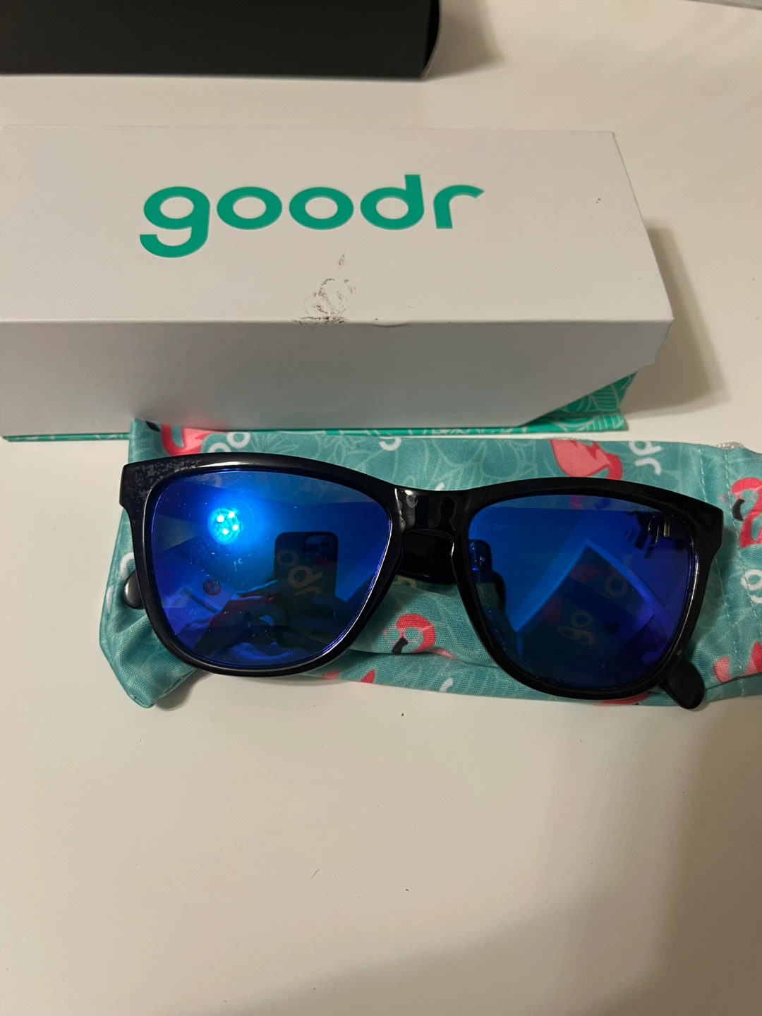 ⚽ Sunglasses with Blue Lenses- New