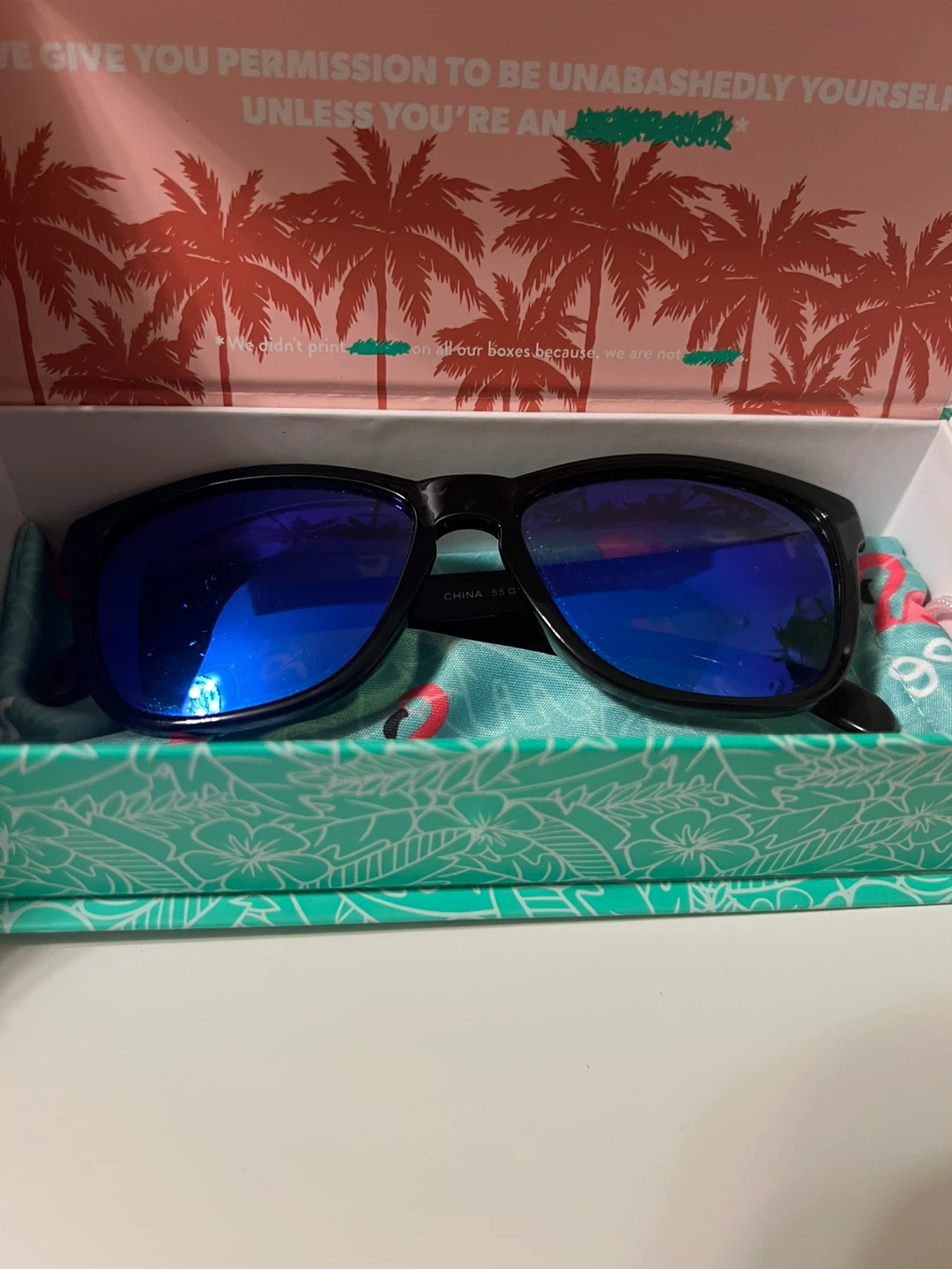 ⚽ Sunglasses with Blue Lenses- New - photo 2