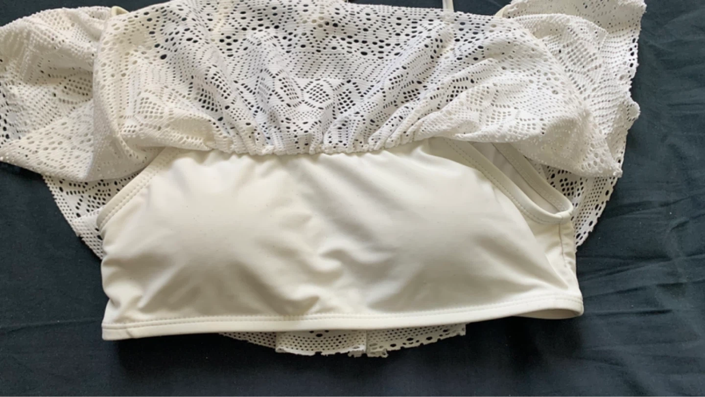 Small “Ardene Swim” Bikini Top - NO LONGER PERFECT WHITE ⚽️ - photo 3
