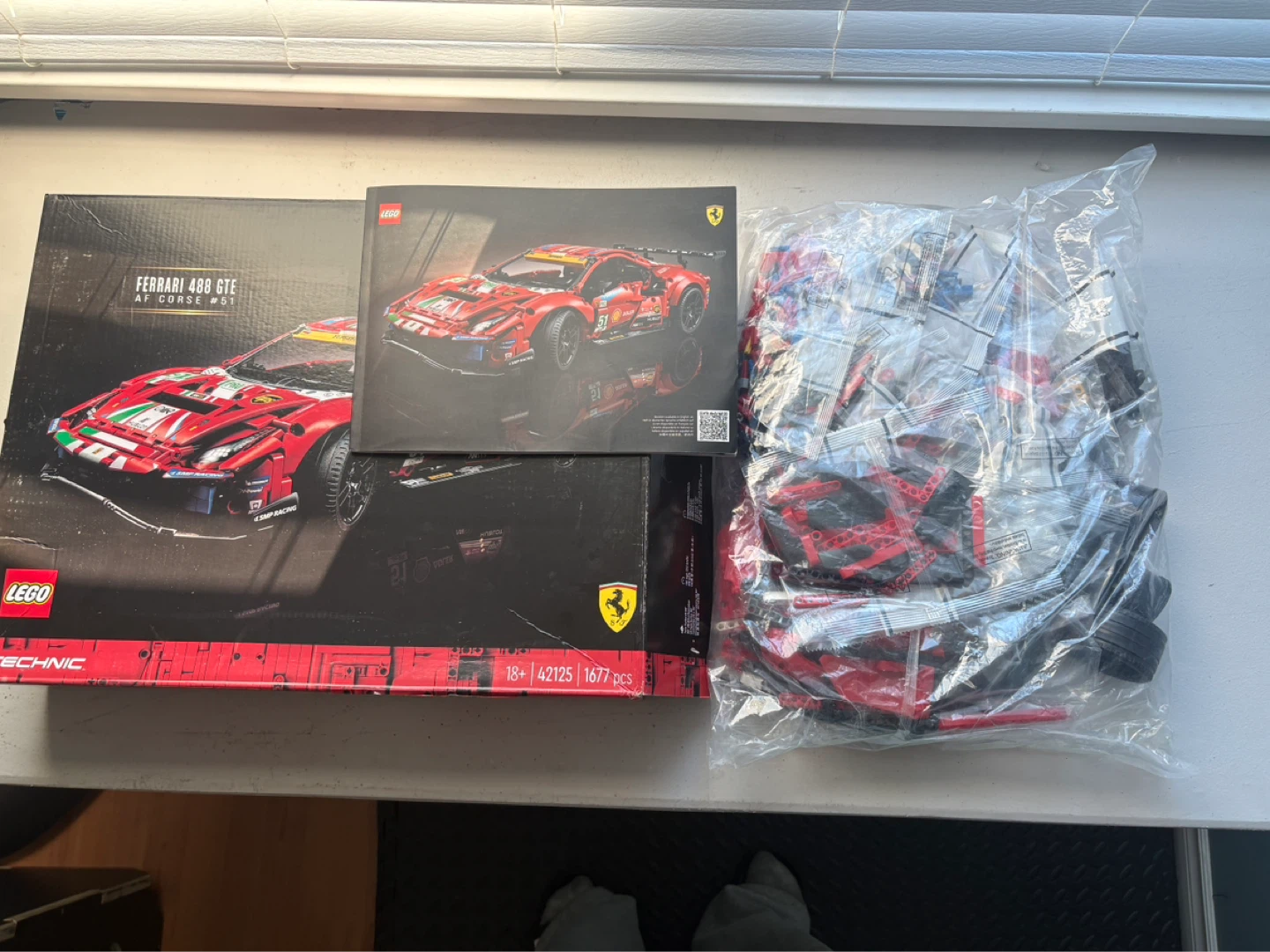 LEGO Technic Ferrari 488 GTE AF Corse #51 (42125) - photo 2