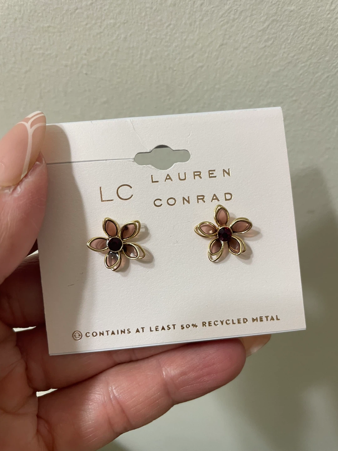 ⚽️ Lauren Conrad Flower Earrings