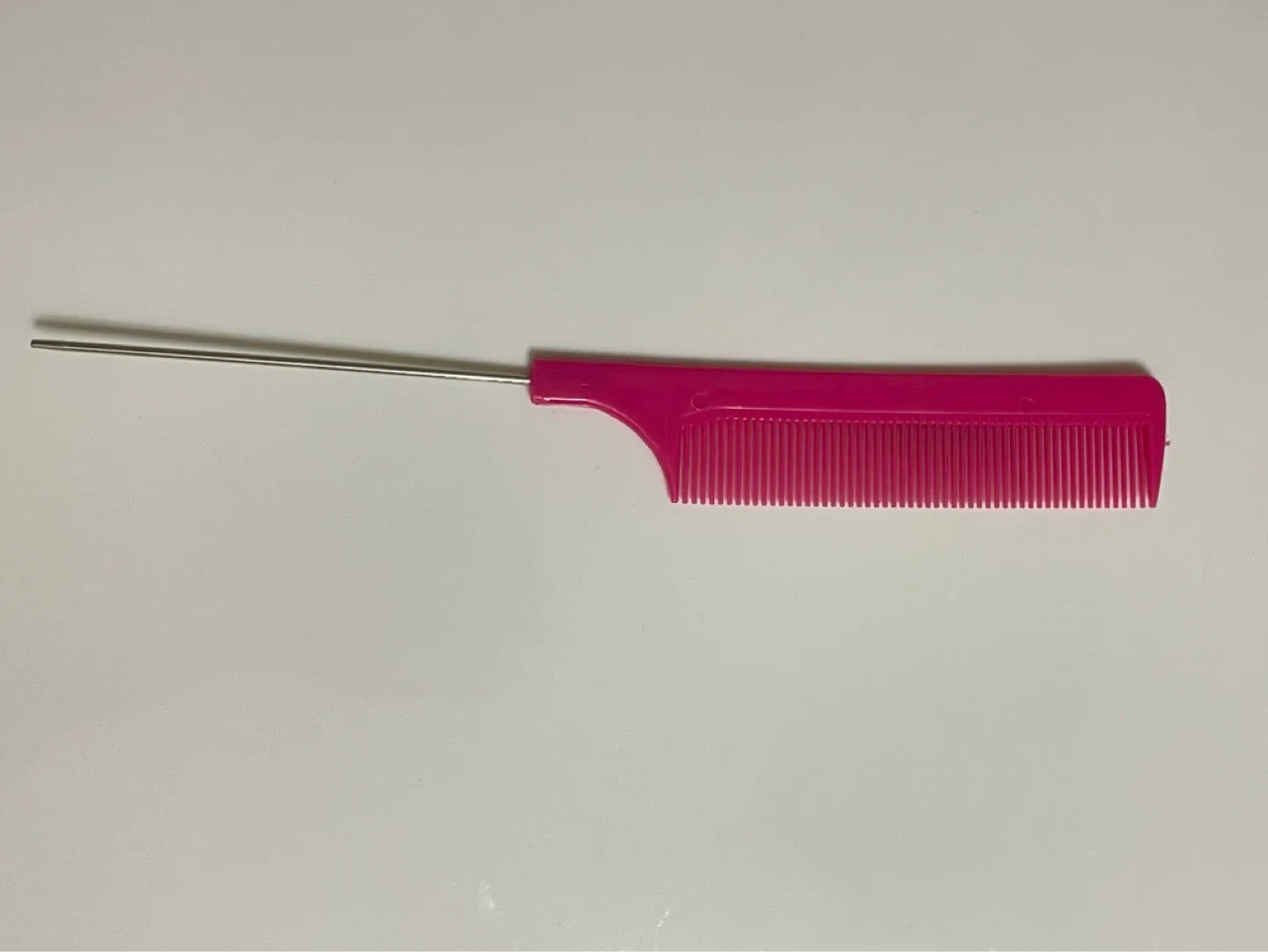 ⚽️ Pink Teasing Comb with Metal Pick