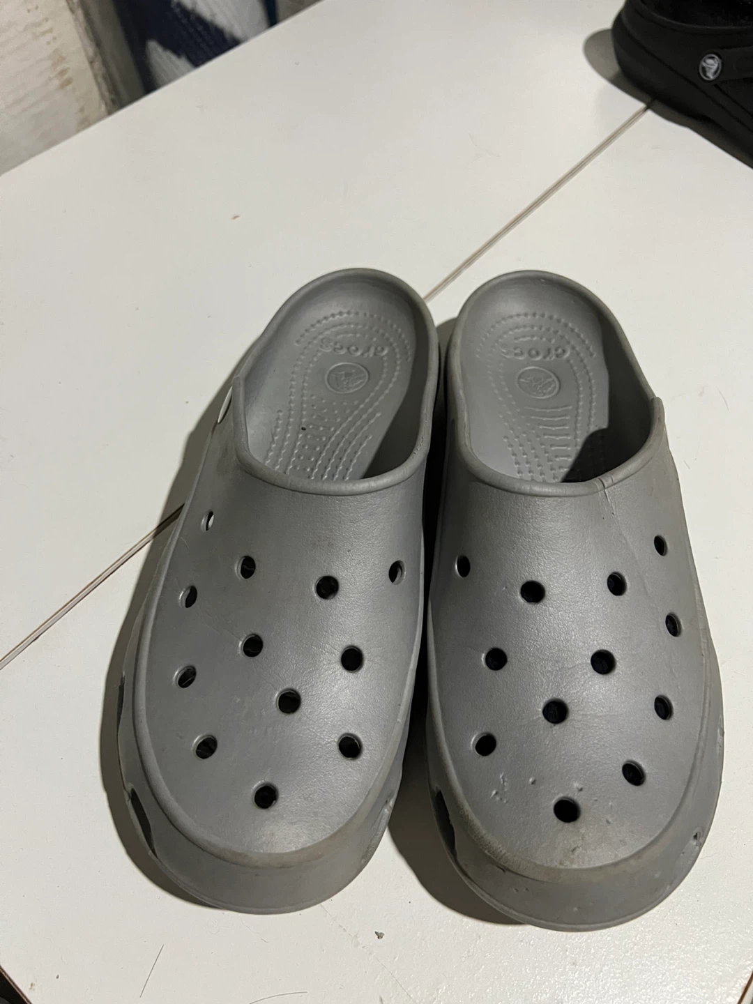 ⚽ Crocs Women's Size 9 Grey Clogs